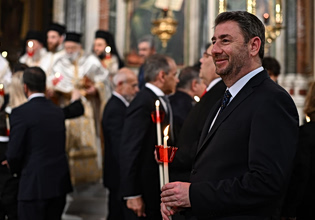 Στη Μητρόπολη Αθηνών έκανε Ανάσταση ο Νίκος Ανδρουλάκης