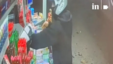 Νότια Προάστια: Βίντεο ντοκουμέντα από τη δράση των ανηλίκων που χτυπούσαν περίπτερα και βενζινάδικα