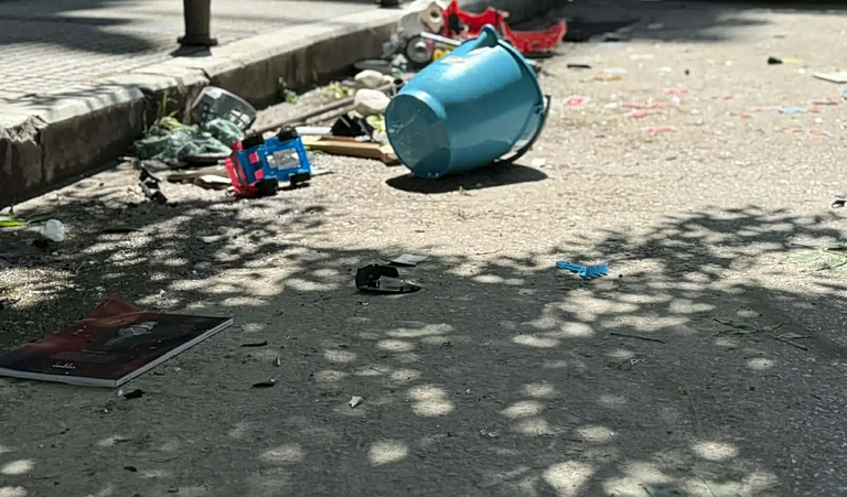 Θεσσαλονίκη: Τι υποστήριξε στους αστυνομικούς η μητέρα του 5χρονου που πετούσε αντικείμενα από το μπαλκόνι