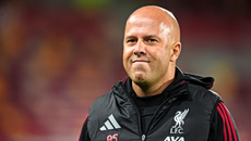 «Δεν το κουνάει… από την Λίβερπουλ ο Σλοτ»