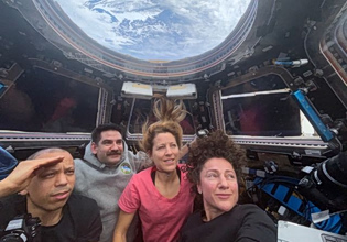 Artemis II: Συγχαρητήρια Τραμπ στους αστροναύτες και υπόσχεση για τον πλανήτη Αρη