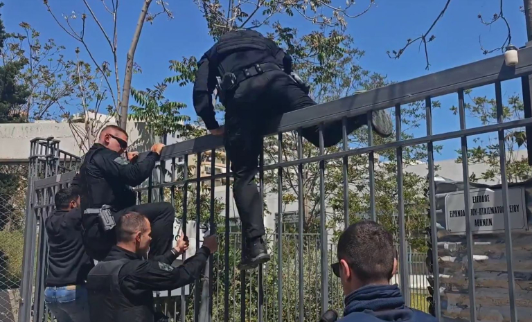 Η ανακοίνωση της Αστυνομίας για τις ένοπλες επιθέσεις από τον 89χρονο – Τι λέει για το επιχειρησιακό σχέδιο