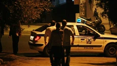 Χαϊδάρι: Συμμορία έκλεβε διερχόμενους οδηγούς παριστάνοντας ότι έχουν βλάβη στο δικό τους αυτοκίνητο