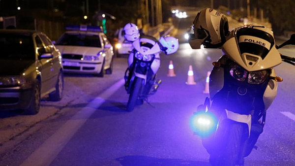 Βάρη: Επεισοδιακή καταδίωξη διαρρηκτών με πυροβολισμούς – Αναζητούνται τρεις δράστες