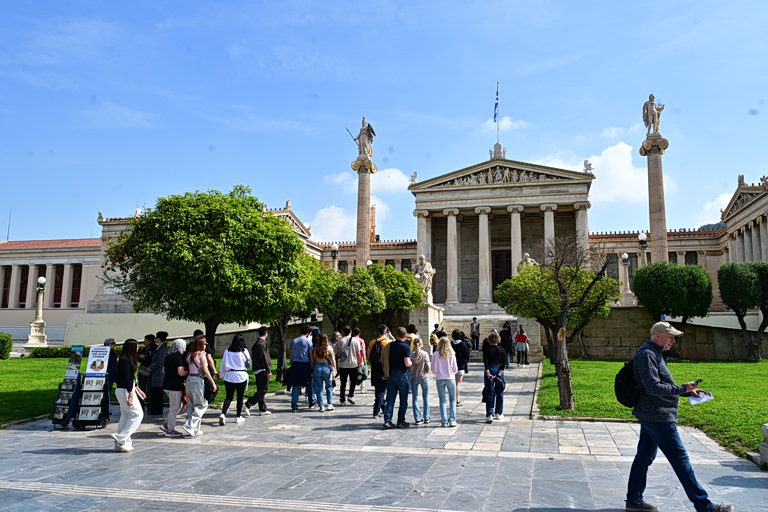 Υπερτουρισμός: Οι πόλεις που «πνίγονται» από τουρίστες - Η θέση της Αθήνας και το μεγάλο δίλημμα