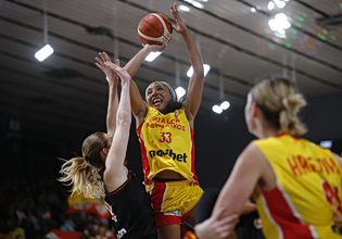 Πάλεψε αλλά ηττήθηκε (85-80) ο Αθηναϊκός στον πρώτο τελικό του Eurocup γυναικών