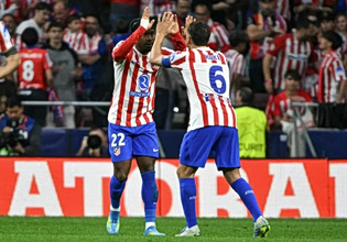 Ατλέτικο Μαδρίτης-Μπαρτσελόνα 1-2: Οι γηπεδούχοι άντεξαν «με νύχια και με δόντια» και προκρίθηκαν στην 4άδα