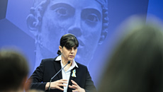 Η Λάουρα Κοβέσι, το ρουσφέτι και ο αυτοεγκλωβισμός του επιτελικού κράτους Μητσοτάκη