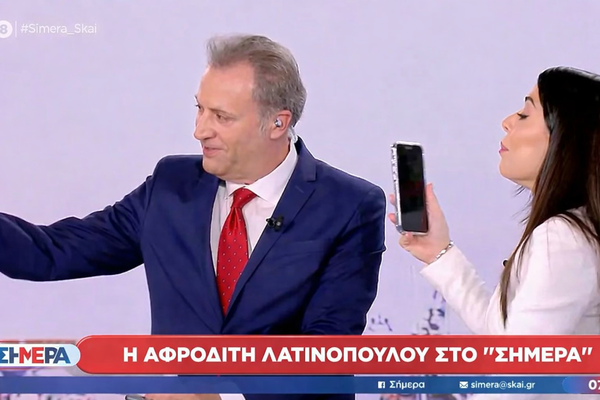 Φθηνή τηλεοπτική παράσταση από τη Λατινοπούλου για να επιτεθεί στα σόου της Κωνσταντοπούλου στη Βουλή