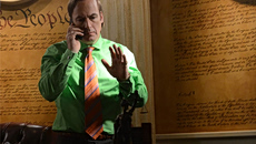 Ο Μπομπ Όντενκιρκ θέλει να θυμάστε ότι «η ζωή είναι μια μάταιη φάρσα – και το μόνο που μένει είναι να γελάς»