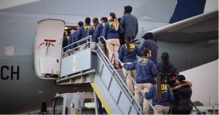Χιλή: Ανακοίνωσε ότι θα κλιμακώσει τις απελάσεις μεταναστών – Πραγματοποιήθηκε η πρώτη πτήση