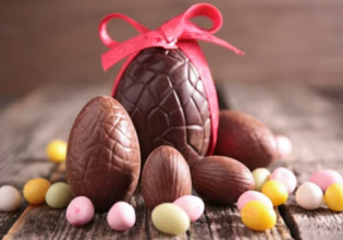 Γιατί θα πληρώσουμε ακριβά τα πασχαλινά αυγά