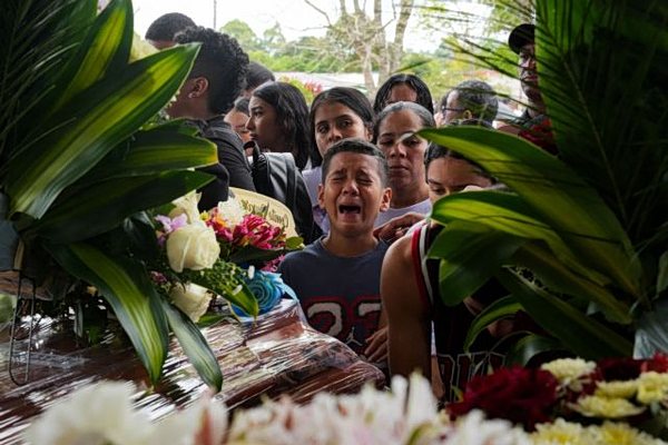 Κολομβία: Συλλαμβάνεται βασικός ύποπτος για την πολύνεκρη βομβιστική επίθεση του Σαββάτου