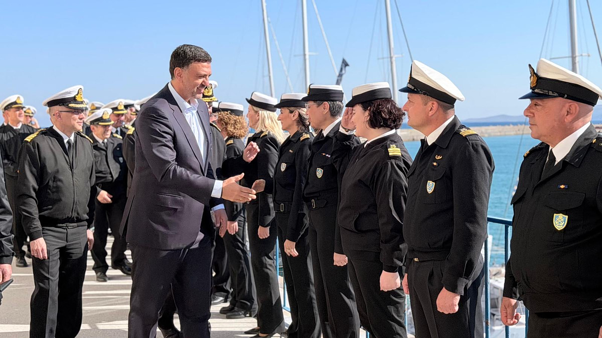 Στο Ηράκλειο ο Κικίλιας: Οι λιμενικοί μας κάνουν τεράστια προσπάθεια για τη διαχείριση των μεταναστατευτικών ροών