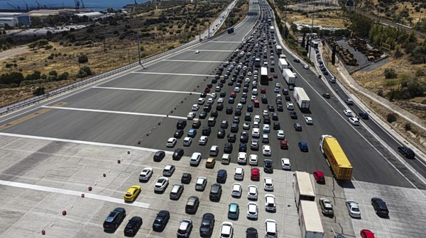 Αυξημένη σε σχέση με πέρσι η έξοδος του Πάσχα από την Αττική στις εθνικές οδούς