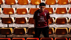 Ποδοσφαιριστής επιζών της τραγωδίας του Κραν Μοντανά υπέγραψε επαγγελματικό συμβόλαιο (pics)