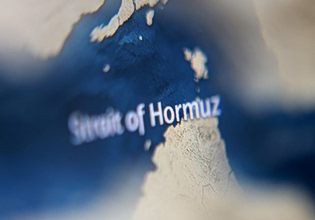 Συνεχίζεται ο ναυτικός αποκλεισμός στα Στενά του Ορμούζ – Προς νέες συνομιλίες ΗΠΑ και Ιράν