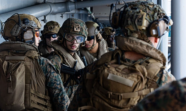 Washington Post: Οι ΗΠΑ στέλνουν πάνω από 10.000 επιπλέον στρατιώτες στη Μέση Ανατολή