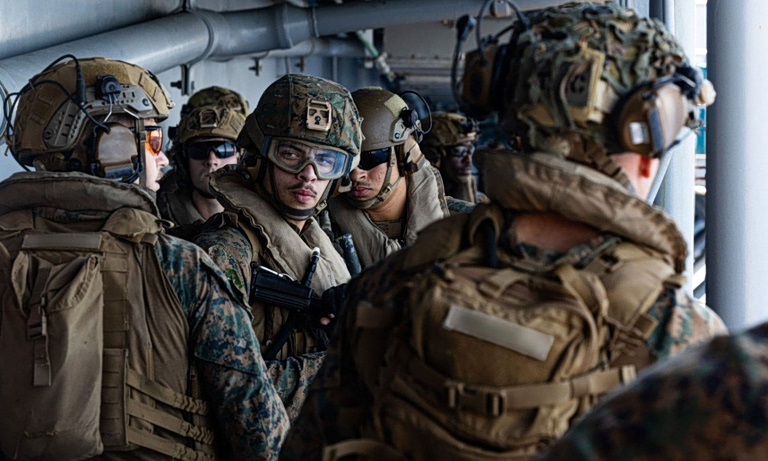 Washington Post: Οι ΗΠΑ στέλνουν πάνω από 10.000 επιπλέον στρατιώτες στη Μέση Ανατολή