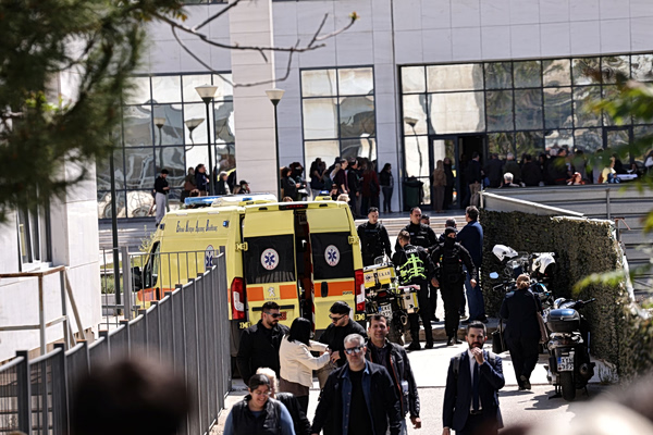 Εξιτήριο για τις 4 γυναίκες που τραυμάτισε ο 89χρονος στο Πρωτοδικείο – Παραμένει νοσηλευόμενος ο υπάλληλος του ΕΦΚΑ