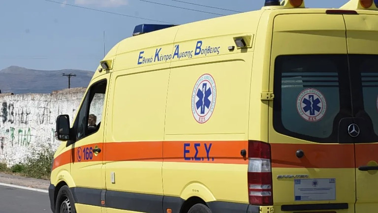 Τραγωδία στην Κόρινθο: Μπαλκόνι κατέρρευσε και σκότωσε μία γυναίκα – Τραυματίστηκαν τα παιδιά της