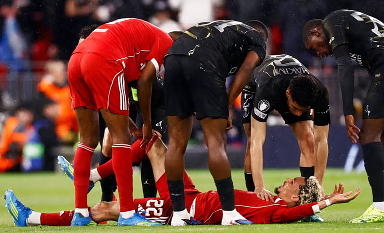 Μετά τον αποκλεισμό, σοκ και με τον Εκιτικέ στη Λίβερπουλ: Εννιά μήνες εκτός δράσης με ρήξη αχιλλείου