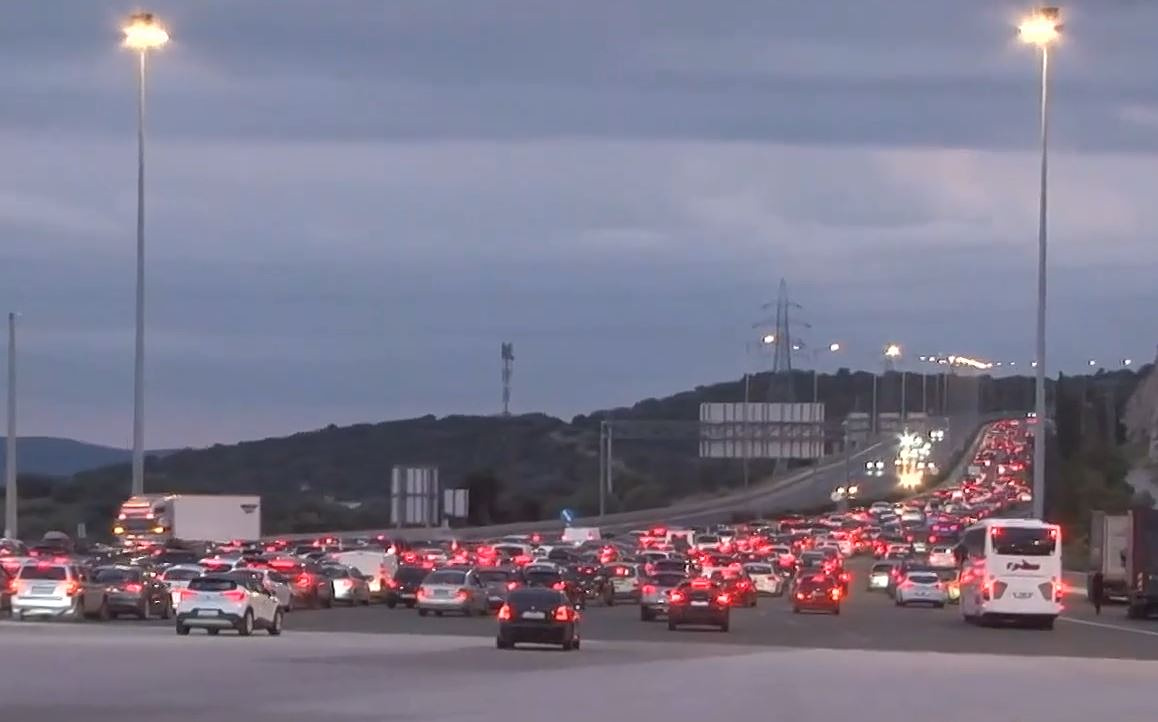 Μαζική έξοδος για το Πάσχα – Εξομαλύνθηκε η κίνηση στις εθνικές οδούς – Μέτρα της Τροχαίας και την Μ. Παρασκευή