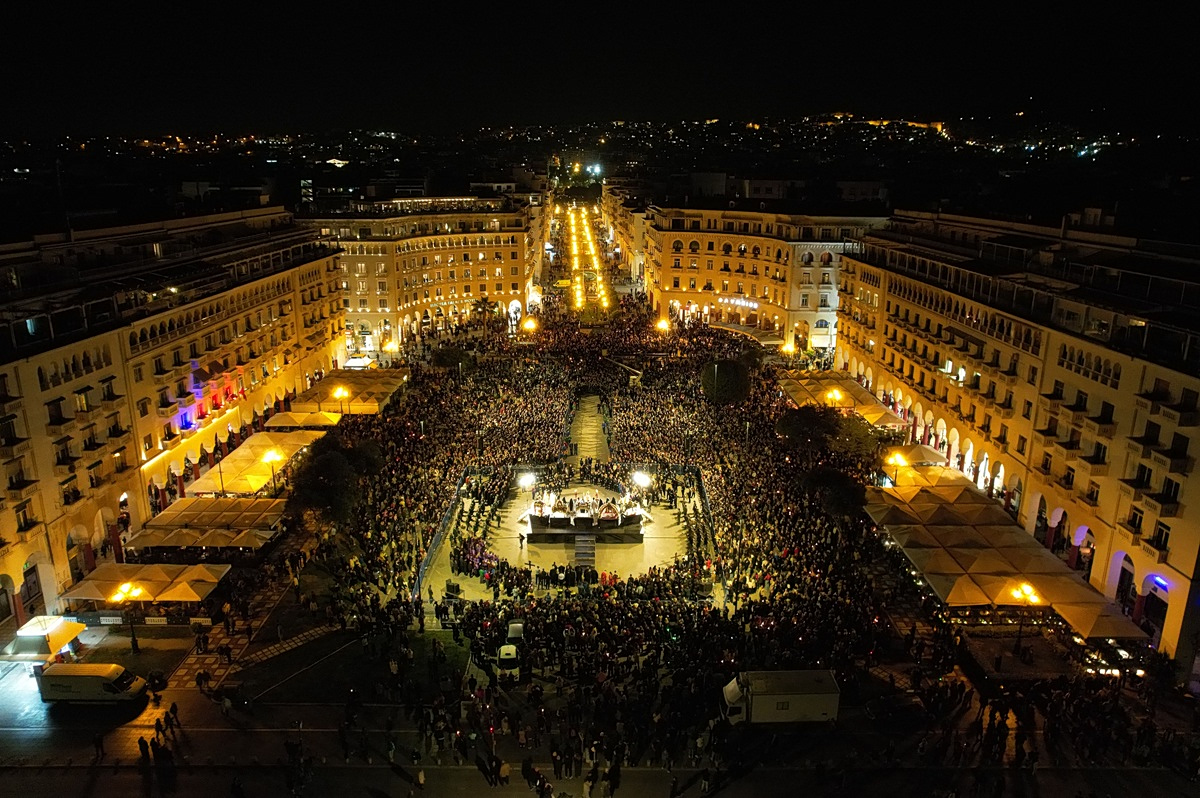 Συνάντηση πέντε Επιταφίων σήμερα στην πλατεία Αριστοτέλους στη Θεσσαλονίκη