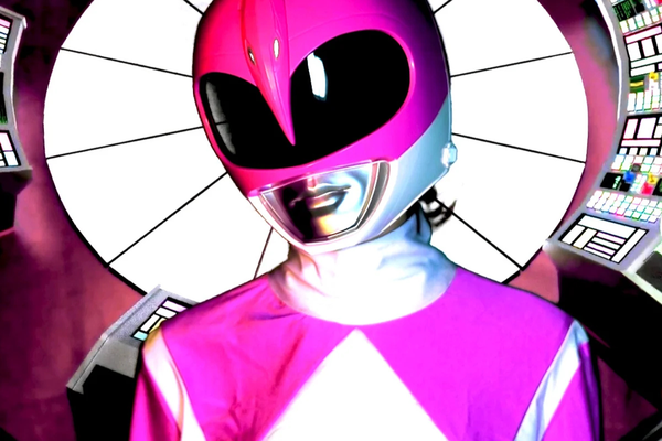 Με τη δύναμη του script: Πώς μια χάκερ εξευτέλισε την ακροδεξιά και διέγραψε το «Tinder των νεοναζί»