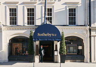 Sotheby’s: Συμφωνία με KKR για δάνειο 100 εκατ. δολ. – Ένα ακόμη επίπεδο χρέους στον οίκο δημοπρασιών