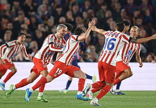 Μπαρτσελόνα – Ατλέτικο Μαδρίτης: Με 10 οι «Μπλαουγκράνα», προβάδισμα οι Ροχιμπλάνκος! (vids)