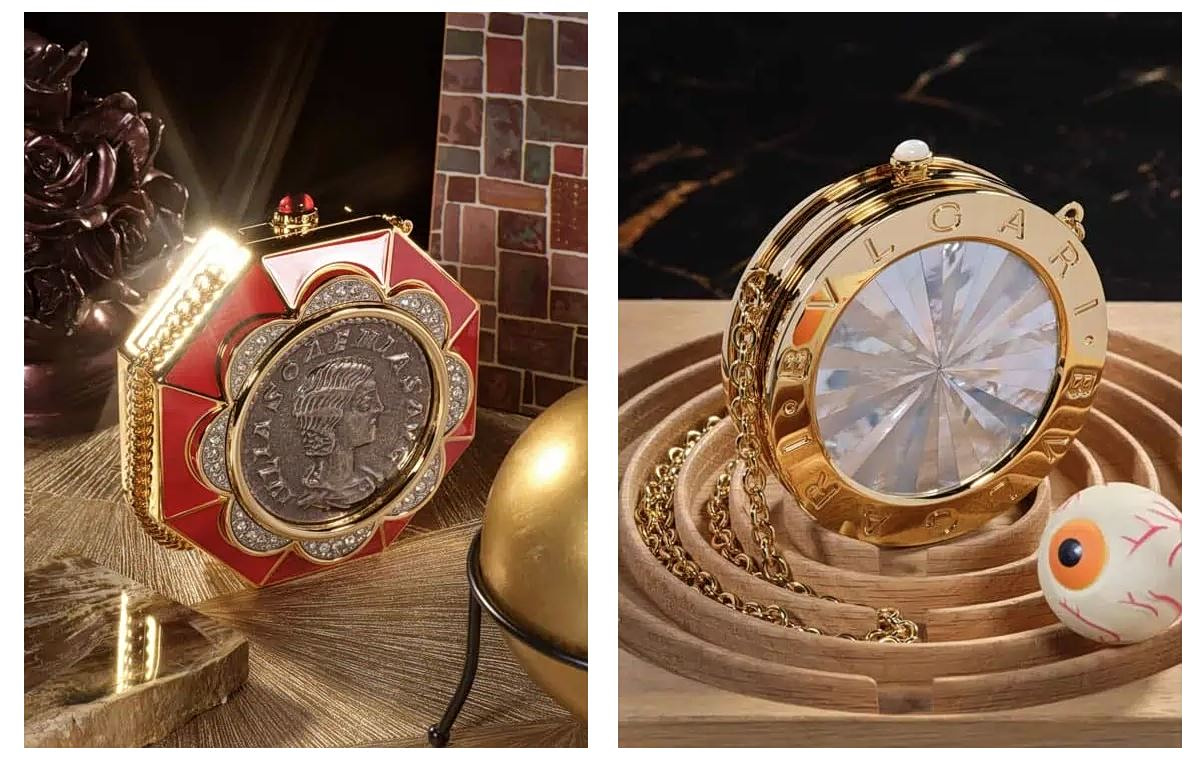 από αριστερά: Τσάντα minaudière Monete από χρυσό μέταλλο με μεταλλικό νόμισμα, ζιργκόν, κόκκινο κρύσταλλο και κόκκινο σμάλτο από τη BVLGARI και τσάντα minaudière Bvlgari Bvlgari από χρυσό μέταλλο με μαργαριτάρι από τη BVLGARI