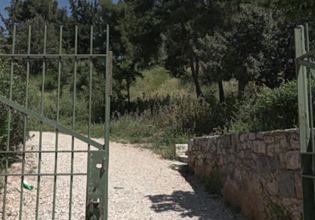 «Δεν είπε ούτε λέξη, μας χτύπησε και έφυγε» – Τι λένε στο in τα θύματα της επίθεσης στου Φιλοπάππου