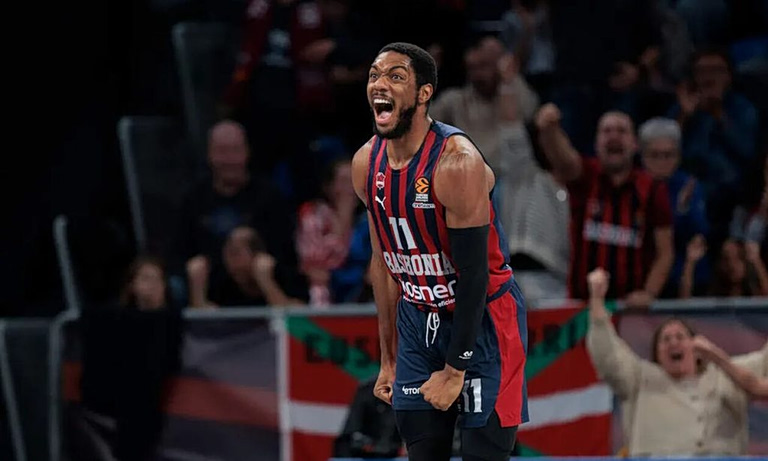 Η μισή Euroleague στα πόδια του Φόρεστ…