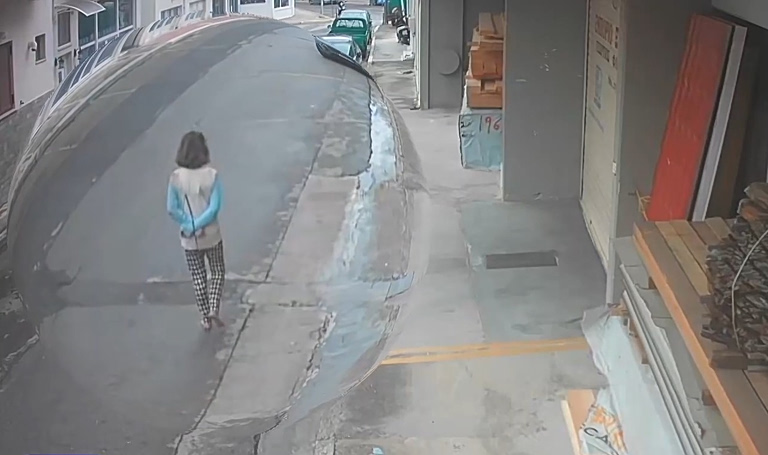 Λακωνία: Βίντεο ντοκουμέντο με γυναίκα δεμένη πισθάγκωνα στον δρόμο, προτού αφήσει την τελευταία της πνοή