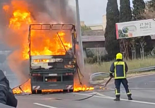 Φωτιά σε φορτηγό στη λεωφόρο Κηφισού – Καθυστερήσεις στο ύψος της Αχαρνών