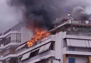 Μεγάλη φωτιά σε διαμέρισμα στη Νέα Σμύρνη