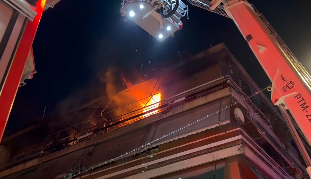 Κολωνός: «Βοήθεια, πνίγομαι» – Νέα στοιχεία για τη φωτιά στο διαμέρισμα όπου έχασαν τη ζωή τους δύο άνθρωποι