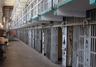 Κως: Καταγγελία για βιασμό 33χρονου στις φυλακές