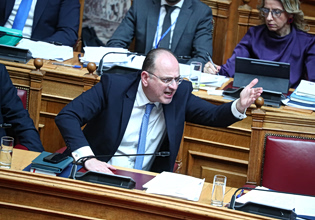 Παραίτηση δεν σημαίνει παραγραφή ευθυνών… Μακάριοι οι πτωχοί τω πνεύματι που ποντάρουν στη λήθη των πολιτών