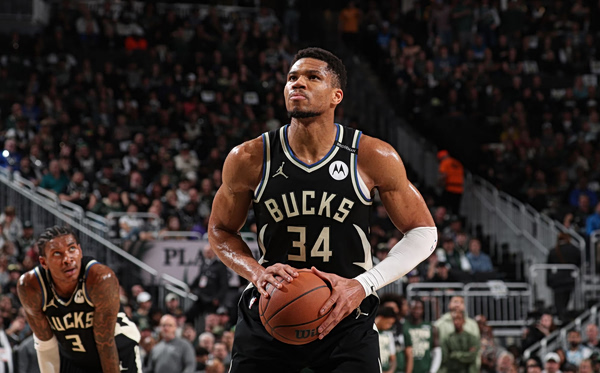 Η νέα εξέλιξη για το μέλλον του Αντετοκούνμπο: «Δεν θέλει ομάδα στη Δύση»