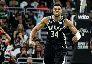 Αντετοκούνμπο: Ούτε κουβέντα για το μέλλον του και αιχμές για Ρίβερς… μέσω Σπανούλη