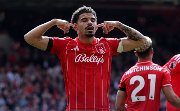 Νότιγχαμ Φόρεστ – Μπέρνλι 4-1: Σπουδαία νίκη για τους «ρεντς» με μεγάλο πρωταγωνιστή τον Γκιμπς-Γουάιτ