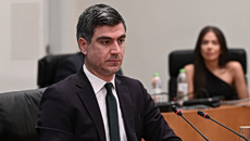 Γλαβίνας: Ο Μητσοτάκης κανονικοποίησε το ρουσφέτι, η κυβέρνηση δεν έχει πλέον δημοκρατική νομιμοποίηση