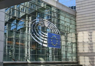 Το Ευρωκοινοβούλιο καλεί την ΕΕ να καταρτίσει ορισμό του βιασμού με βάση τη συναίνεση