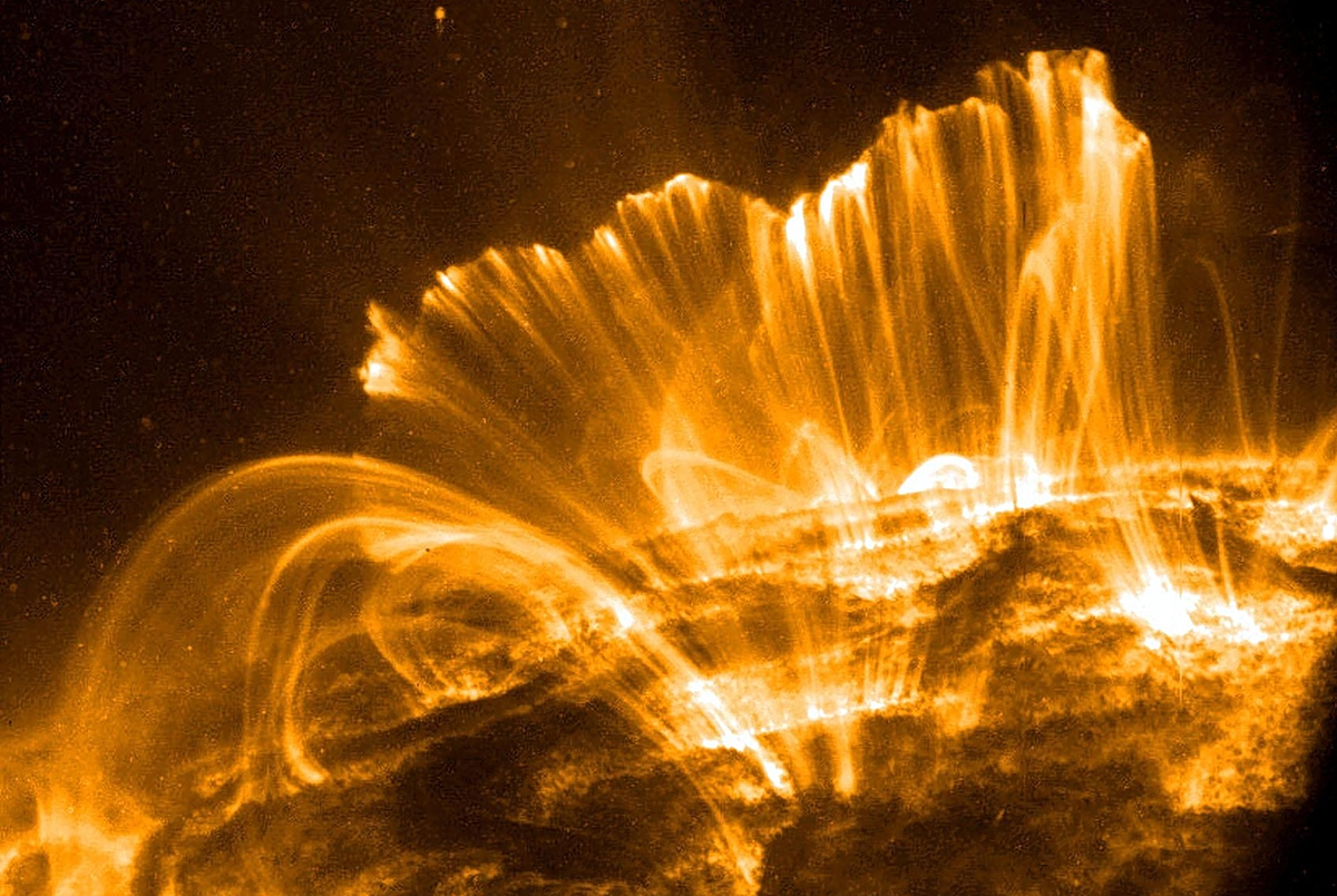 Τεράστιες ηλιακές εκλάμψεις έριξαν τις ραδιοεπικοινωνίες σε πολλές περιοχές της Γης