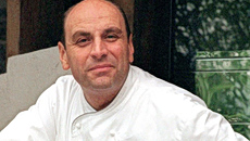 Μια νέα βιογραφική ταινία για τον εμβληματικό Γάλλο σεφ Μπερνάρ Λουαζό