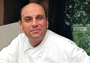 Μια νέα βιογραφική ταινία για τον εμβληματικό Γάλλο σεφ Μπερνάρ Λουαζό