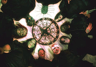 Ένα είδος έκστασης: Γιατί η metal φοράει μάσκες;