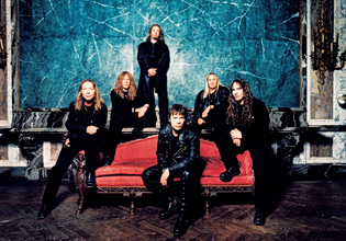 «Ό,τι κι αν παίξουμε, θα ακούγεται σαν Iron Maiden»: Στιβ Χάρις, Μπρους Ντίκινσον & 50 χρόνια μπάντα